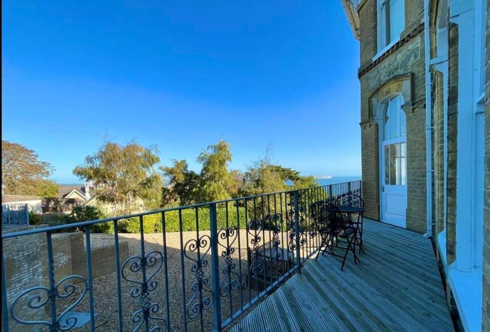 1 Bed Apartment - Sea View Shanklin Eksteriør bilde